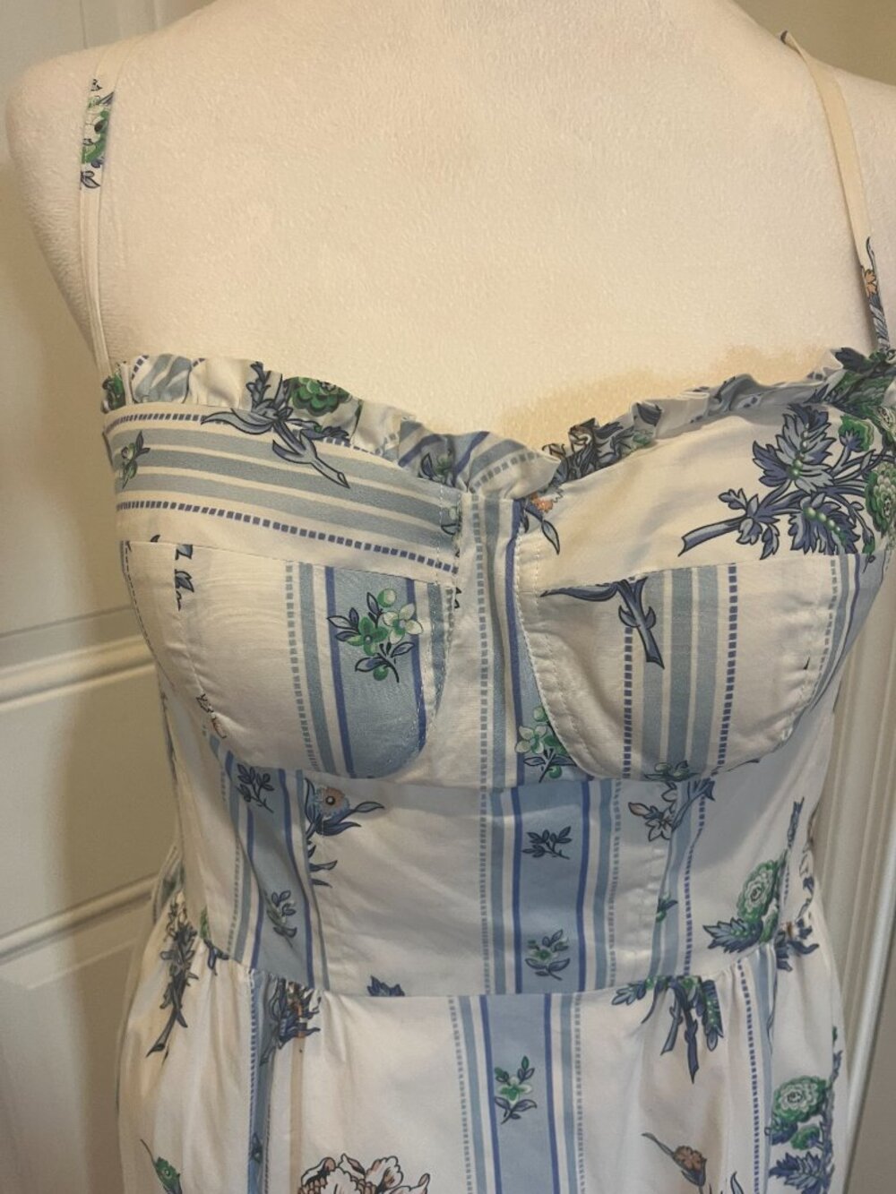Spaghetti strap sundress - Picture 2 of 5
